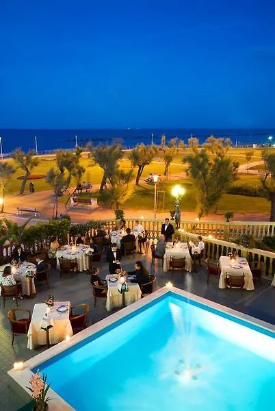 Hotel Vittoria Riccione 4*,